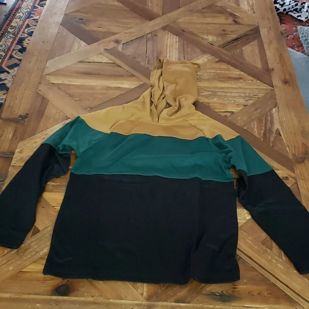 THE Children's Place top with hood